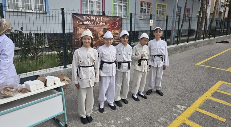 Minikler Çanakkale’yi Hoşaf ve Ekmekle Hissetti