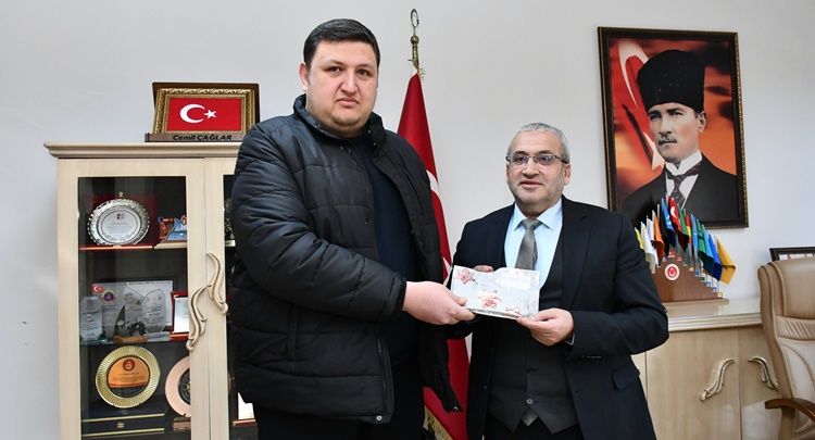 Çağlar’dan, Avukatlara Kutlama!