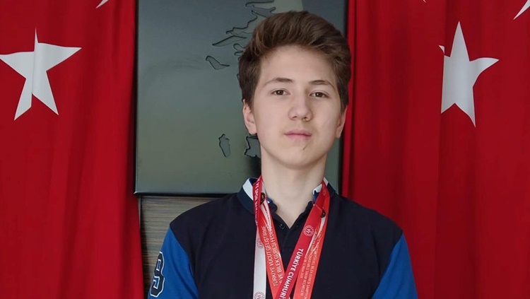 Çorumlu Genç Sporcu, Bilek Güreşinde Türkiye İkincisi Oldu!