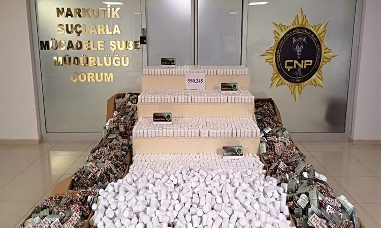 Çorum’da, 550 Bin 245 Adet Sentetik Ecza Ele Geçirildi