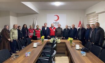 Kızılay Hayırseverin Yardımlarıyla Geniş Kitlelere Ulaştı