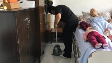 Maarifetli Gençlerden Örnek Davranış