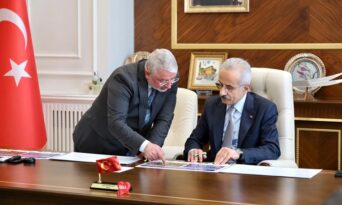 Bakan Uraloğlu Çorum Belediyesi’ni Ziyaret Etti