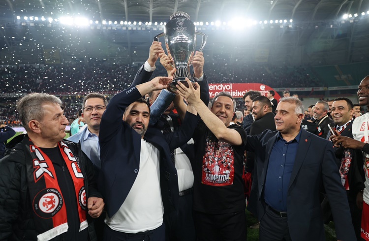 Dere, “Bu Hikâye İnancın ve Birlikteliğin Eseri”