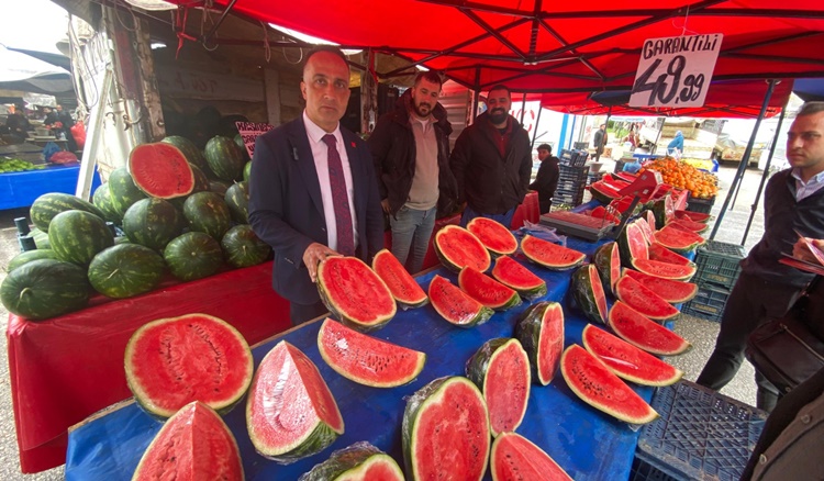 Pazarda Alanda Dertli Satanda…