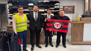 Genç Refah’tan Esnafa Çorum Fk Bayrağı