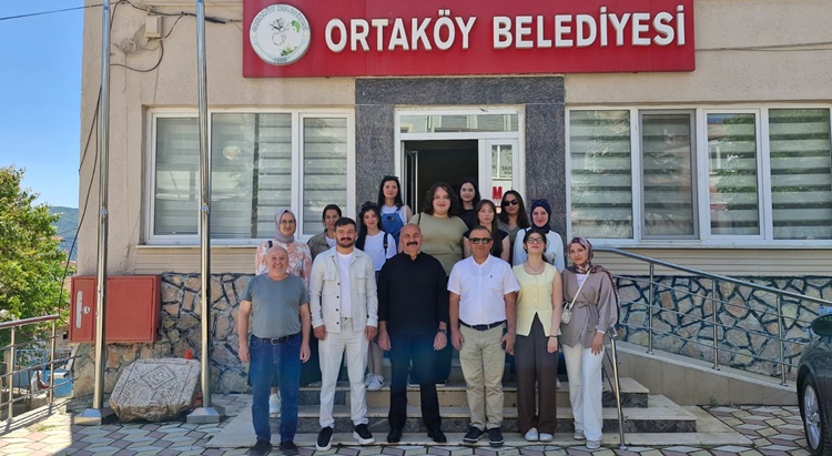 İskilip GSB Kız Yurdu Öğrencilerinden Başkan İsbir’e Ziyaret