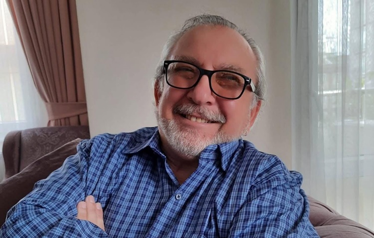 Emekli Edebiyat Öğretmeni Yılmaz Bıçak Vefat Etti