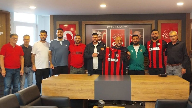 Çorum FK Taraftarlarından CHP’ye Ziyaret