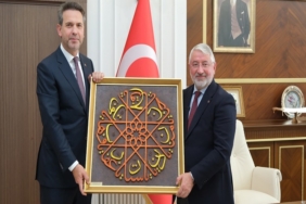 BAKAN ALPARSLAN BAYRAKTAR’DAN ÇORUM BELEDİYESİ’NE ZİYARET (1)
