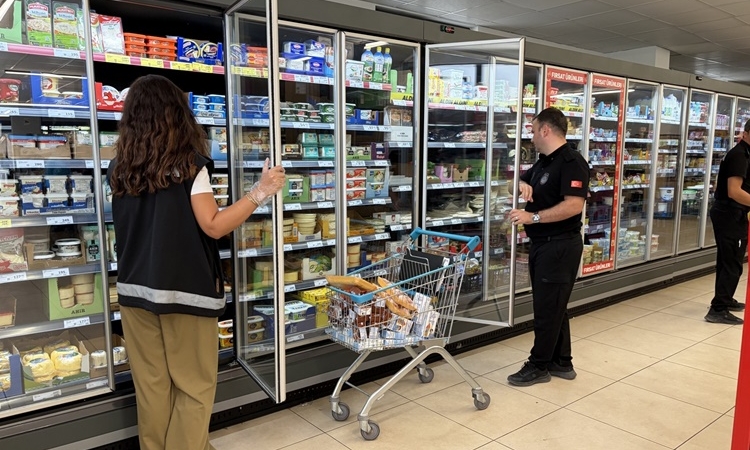 Belediyeden Marketlere Sıkı Denetim (4)_1600x1200
