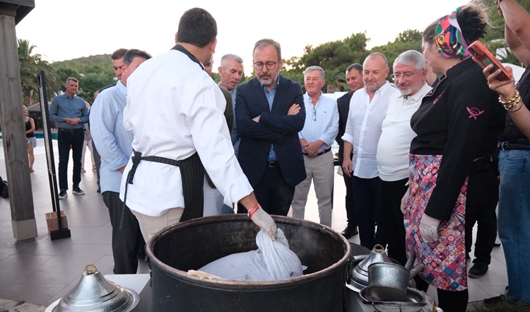ÇORUM’UN EŞSİZ LEZZETLERİ BODRUM’DA VİTRİNE ÇIKTI (3)