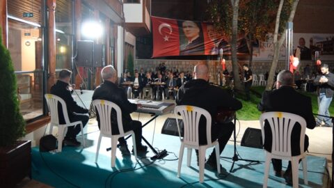 İkiz Konak’ta Kahramanlık Türküleri Yükseldi