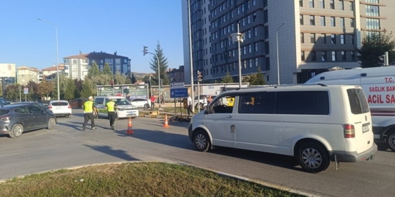 Minibüs İle Bisiklet Çarpıştı: 1 Kişi Yaralandı