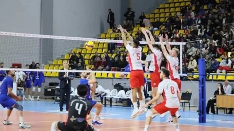 Sungurlu Belediye Efeler Ligi’ne Mağlubiyetle Başladı