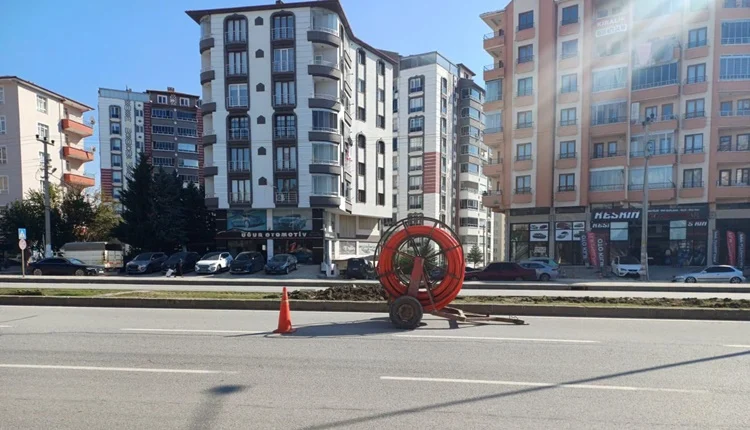 Hızlı Tren Hattı İçin Fiber Optik Kablo Çalışmaları Başladı